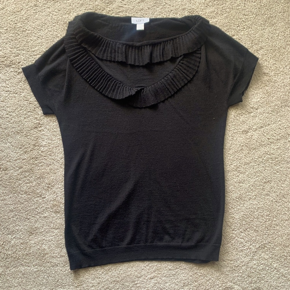 Ann Taylor Loft | Ruffle Neck short sleeve black sweater | Size M | NWOT